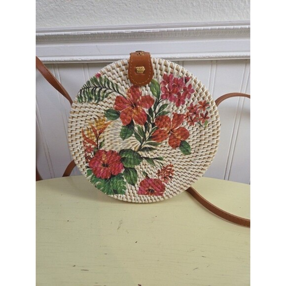 Unbranded Handbags - Rattan 8" Round Handbag Crossbody Painted Floral Butterflies Leaves NWOT